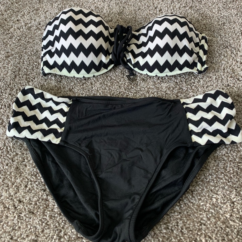Seafolly bikini size is 10